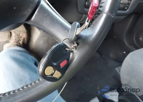 2002 Chevrolet S-10 Ls из США, поврежденный, VIN 1GCDT19W628184581